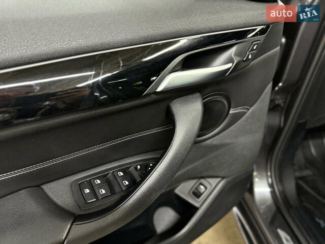 Сірий БМВ Х1, об'ємом двигуна 2 л та пробігом 53 тис. км за 29999 $, фото 47 на Automoto.ua