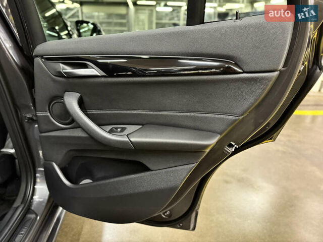 Сірий БМВ Х1, об'ємом двигуна 2 л та пробігом 53 тис. км за 29999 $, фото 56 на Automoto.ua