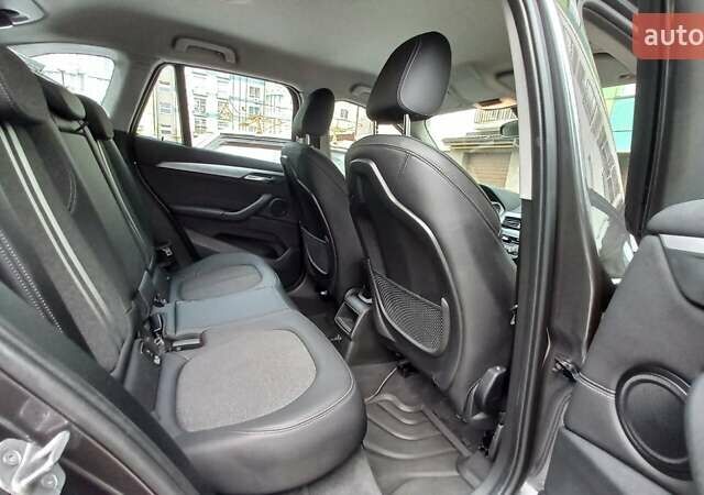Сірий БМВ Х1, об'ємом двигуна 2 л та пробігом 34 тис. км за 33500 $, фото 4 на Automoto.ua