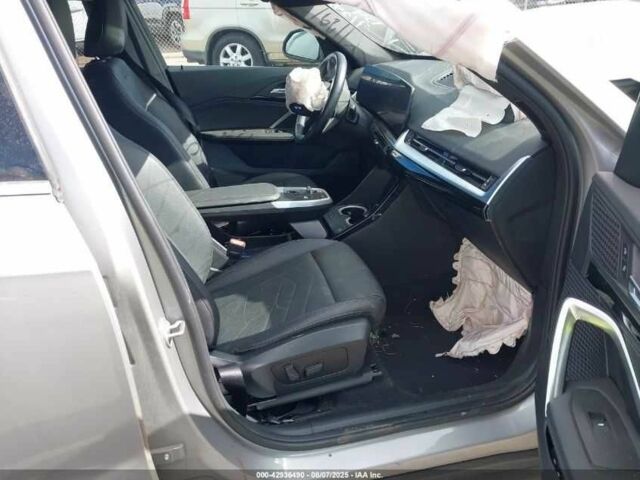 Сірий БМВ Х1, об'ємом двигуна 0 л та пробігом 1000 тис. км за 777 $, фото 6 на Automoto.ua