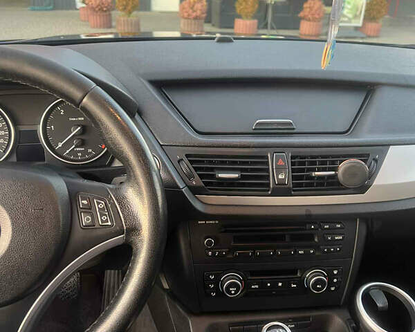 БМВ Х1 2010 в Яворове на Automoto.ua Синий БМВ Х1, объемом двигателя 2 л и пробегом 238 тыс. км за 11450 $, фото 3 на Automoto.ua