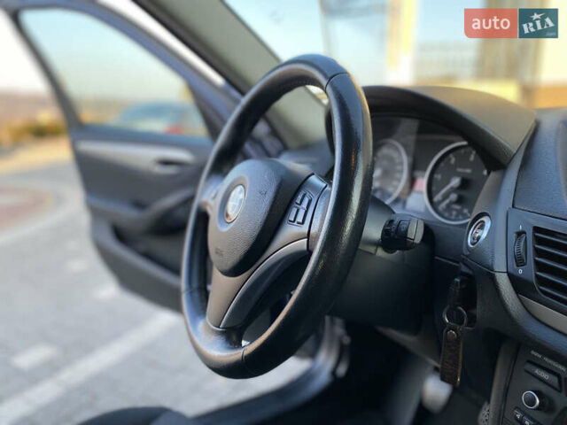 Синий БМВ Х1, объемом двигателя 2 л и пробегом 300 тыс. км за 8899 $, фото 58 на Automoto.ua
