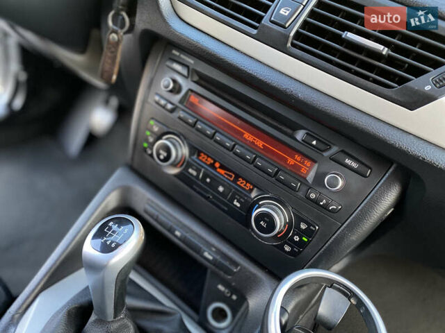 Синий БМВ Х1, объемом двигателя 2 л и пробегом 300 тыс. км за 8899 $, фото 59 на Automoto.ua