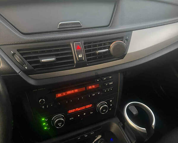 БМВ Х1 2010 в Яворове на Automoto.ua Синий БМВ Х1, объемом двигателя 2 л и пробегом 238 тыс. км за 11450 $, фото 4 на Automoto.ua