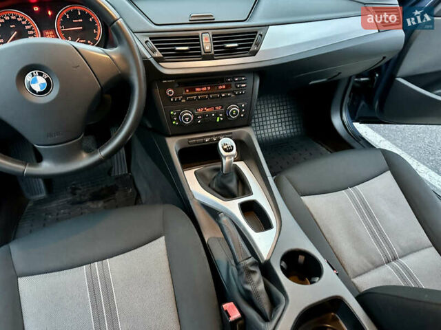 Синий БМВ Х1, объемом двигателя 2 л и пробегом 200 тыс. км за 9999 $, фото 4 на Automoto.ua