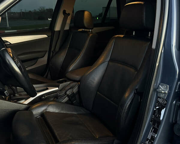 Синий БМВ Х1, объемом двигателя 2 л и пробегом 297 тыс. км за 11700 $, фото 30 на Automoto.ua