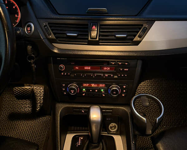 Синий БМВ Х1, объемом двигателя 2 л и пробегом 297 тыс. км за 11700 $, фото 45 на Automoto.ua