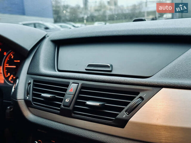 Синий БМВ Х1, объемом двигателя 2 л и пробегом 200 тыс. км за 9999 $, фото 42 на Automoto.ua