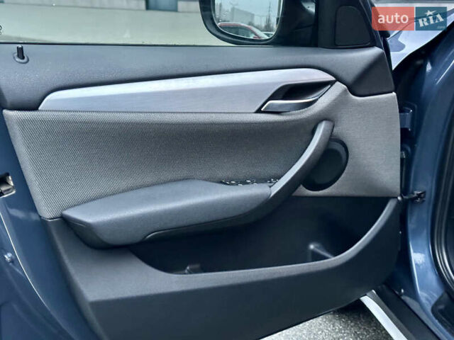 Синий БМВ Х1, объемом двигателя 2 л и пробегом 200 тыс. км за 9999 $, фото 40 на Automoto.ua