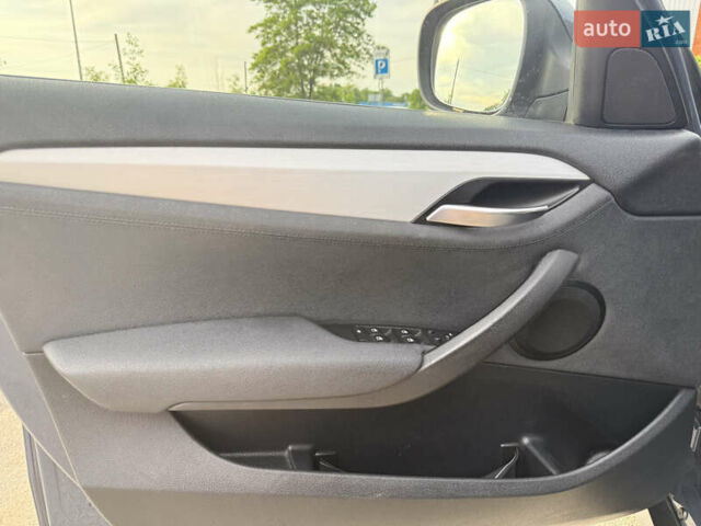 Синий БМВ Х1, объемом двигателя 2 л и пробегом 294 тыс. км за 11300 $, фото 26 на Automoto.ua