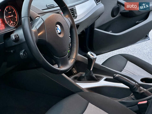 Синий БМВ Х1, объемом двигателя 2 л и пробегом 200 тыс. км за 9999 $, фото 46 на Automoto.ua