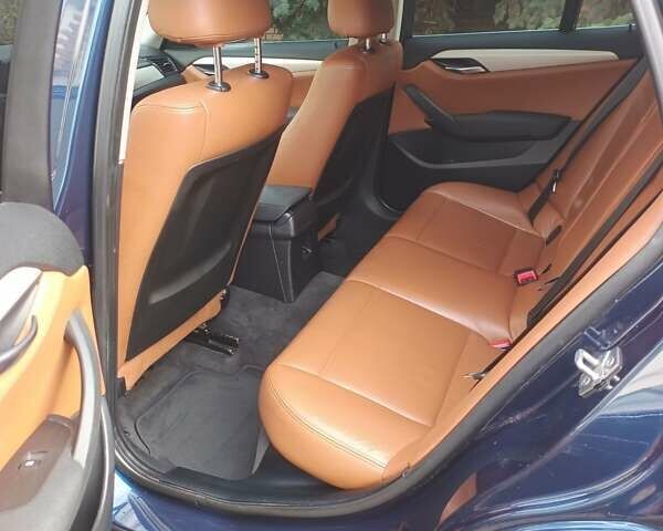 БМВ Х1 2012 в Черкассах на Automoto.ua Синий БМВ Х1, объемом двигателя 2 л и пробегом 268 тыс. км за 12600 $, фото 5 на Automoto.ua