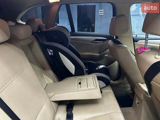 Синій БМВ Х1, об'ємом двигуна 2 л та пробігом 155 тис. км за 12800 $, фото 15 на Automoto.ua