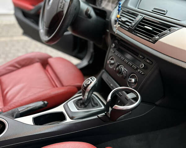 Синій БМВ Х1, об'ємом двигуна 2 л та пробігом 253 тис. км за 12700 $, фото 13 на Automoto.ua