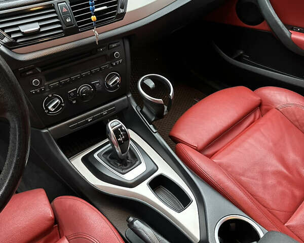 Синій БМВ Х1, об'ємом двигуна 2 л та пробігом 253 тис. км за 12700 $, фото 10 на Automoto.ua