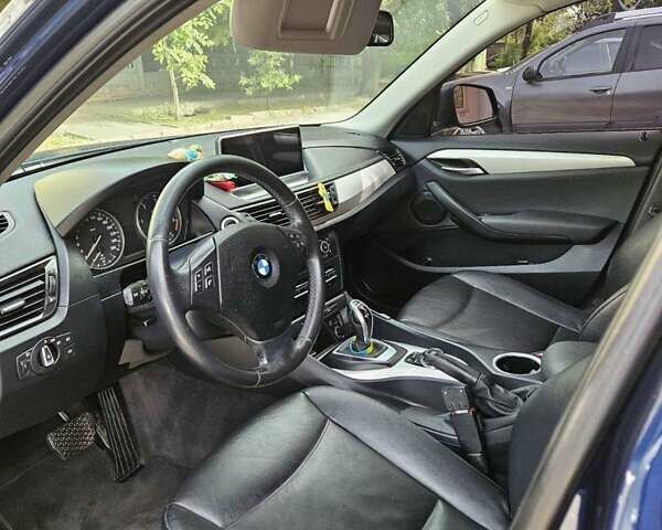 Синій БМВ Х1, об'ємом двигуна 2 л та пробігом 345 тис. км за 12500 $, фото 2 на Automoto.ua