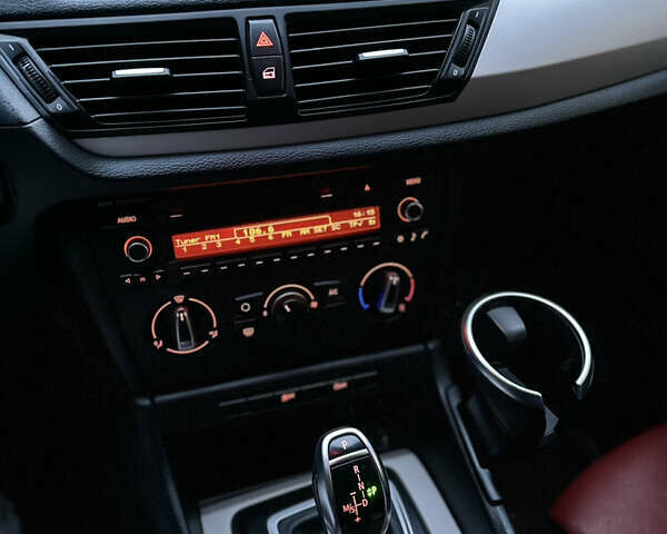 Синій БМВ Х1, об'ємом двигуна 2 л та пробігом 253 тис. км за 12700 $, фото 25 на Automoto.ua