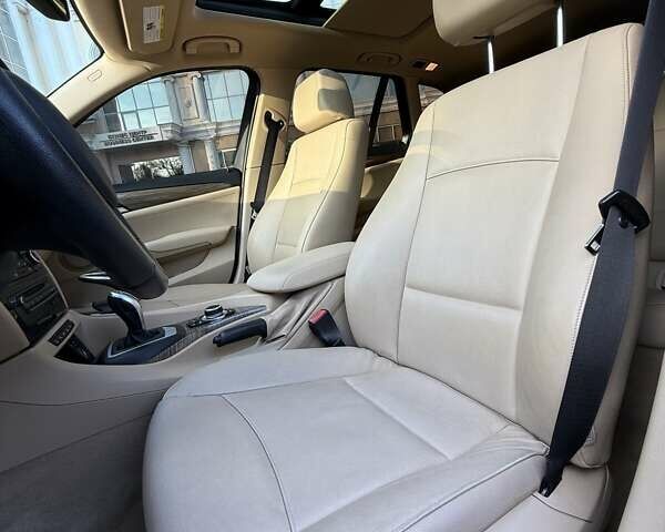 Синий БМВ Х1, объемом двигателя 2 л и пробегом 150 тыс. км за 13880 $, фото 24 на Automoto.ua