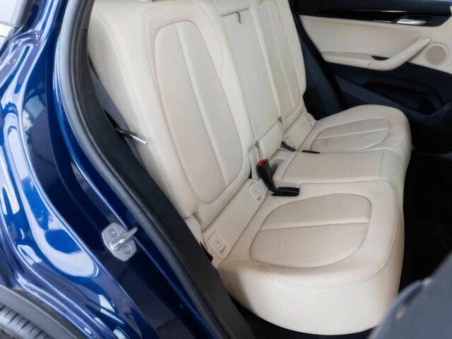 Синій БМВ Х1, об'ємом двигуна 2 л та пробігом 32 тис. км за 15100 $, фото 12 на Automoto.ua