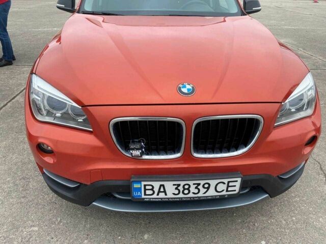 Оранжевый БМВ Х1, объемом двигателя 2 л и пробегом 236 тыс. км за 14000 $, фото 2 на Automoto.ua