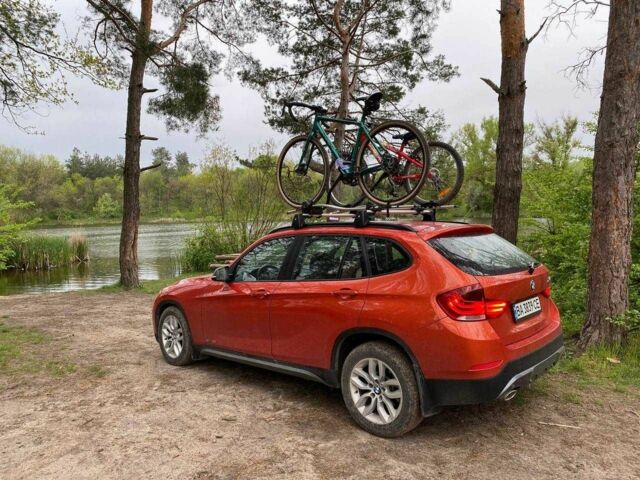 Оранжевый БМВ Х1, объемом двигателя 2 л и пробегом 236 тыс. км за 14000 $, фото 3 на Automoto.ua