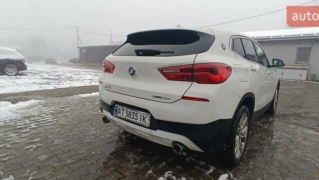 Белый БМВ X2, объемом двигателя 2 л и пробегом 105 тыс. км за 20950 $, фото 2 на Automoto.ua