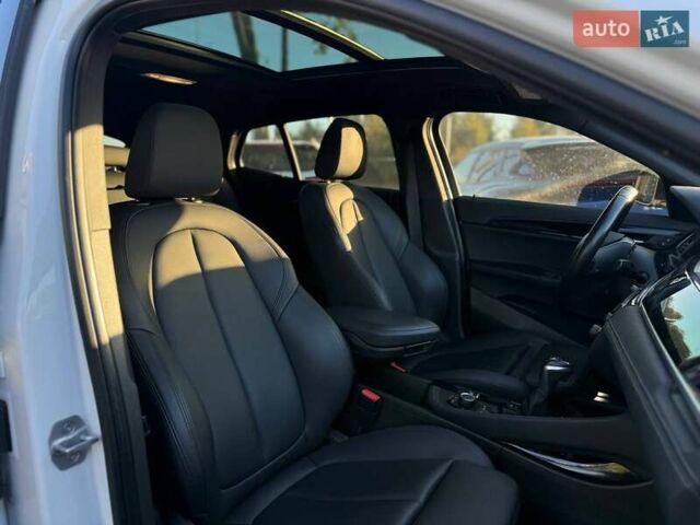 Білий БМВ X2, об'ємом двигуна 2 л та пробігом 137 тис. км за 23500 $, фото 22 на Automoto.ua