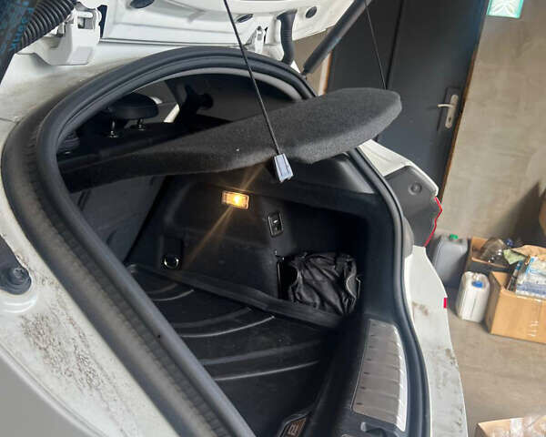 Білий БМВ X2, об'ємом двигуна 2 л та пробігом 53 тис. км за 24500 $, фото 15 на Automoto.ua