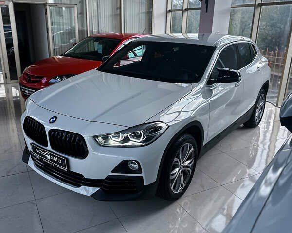 Білий БМВ X2, об'ємом двигуна 2 л та пробігом 64 тис. км за 21000 $, фото 2 на Automoto.ua