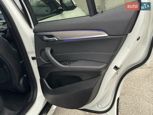 Белый БМВ X2, объемом двигателя 2 л и пробегом 122 тыс. км за 19980 $, фото 1 на Automoto.ua