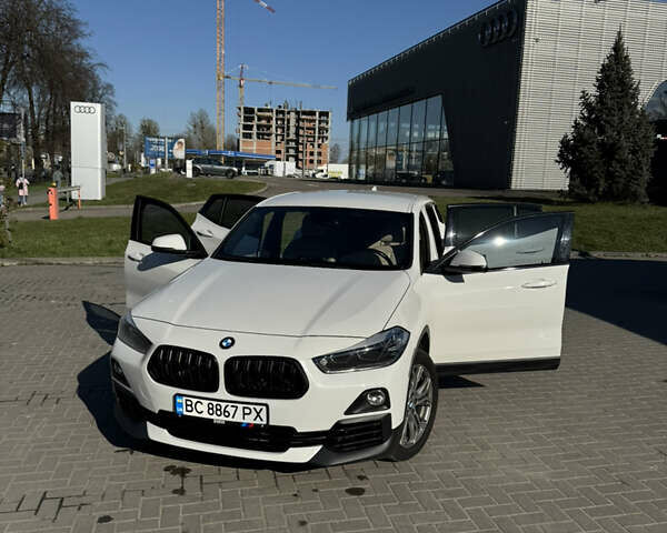 Белый БМВ X2, объемом двигателя 2 л и пробегом 77 тыс. км за 23200 $, фото 8 на Automoto.ua