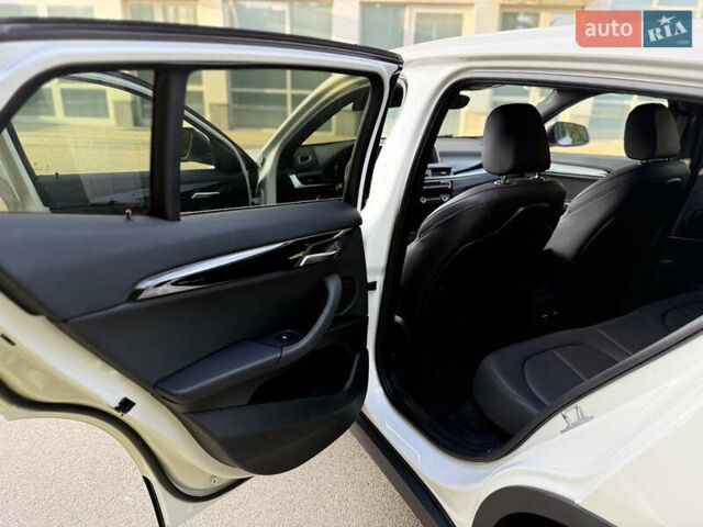 Білий БМВ X2, об'ємом двигуна 2 л та пробігом 102 тис. км за 19700 $, фото 14 на Automoto.ua