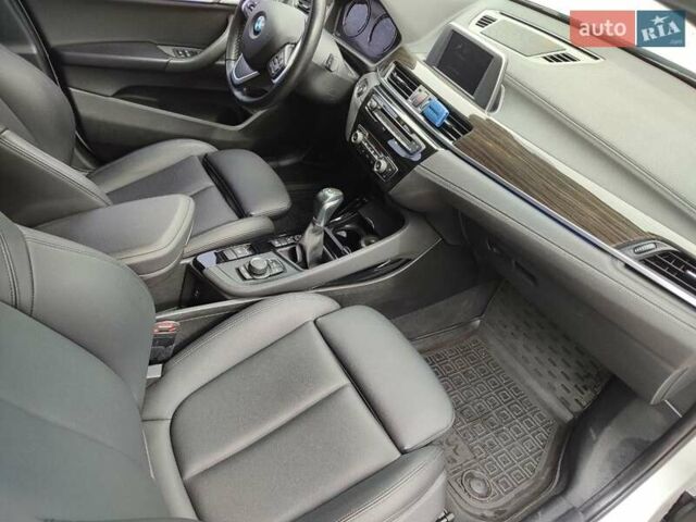 Белый БМВ X2, объемом двигателя 2 л и пробегом 50 тыс. км за 23400 $, фото 17 на Automoto.ua