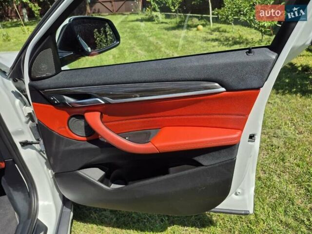 Белый БМВ X2, объемом двигателя 2 л и пробегом 186 тыс. км за 21900 $, фото 30 на Automoto.ua