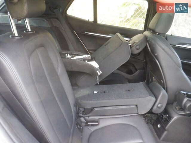 Білий БМВ X2, об'ємом двигуна 2 л та пробігом 165 тис. км за 14000 $, фото 14 на Automoto.ua