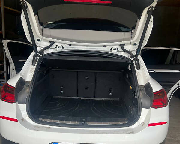 Білий БМВ X2, об'ємом двигуна 2 л та пробігом 53 тис. км за 24500 $, фото 3 на Automoto.ua