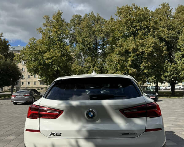 Белый БМВ X2, объемом двигателя 2 л и пробегом 97 тыс. км за 24000 $, фото 5 на Automoto.ua