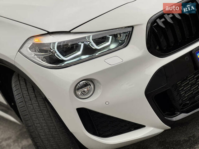 Белый БМВ X2, объемом двигателя 2 л и пробегом 122 тыс. км за 19980 $, фото 27 на Automoto.ua