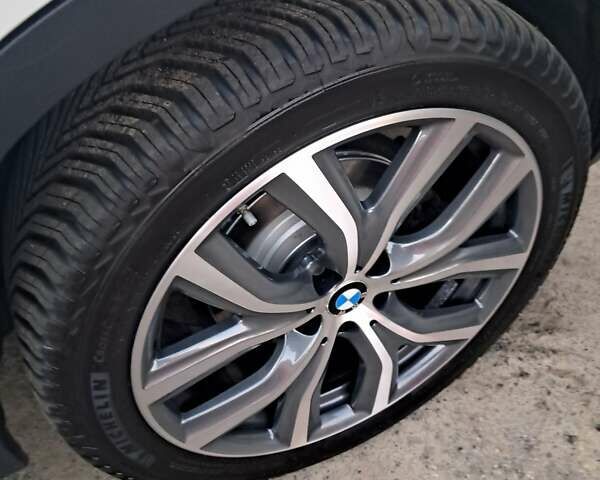 Белый БМВ X2, объемом двигателя 2 л и пробегом 96 тыс. км за 26500 $, фото 25 на Automoto.ua