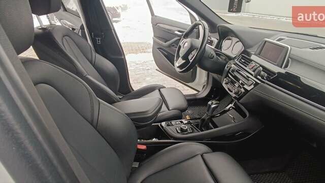 Белый БМВ X2, объемом двигателя 2 л и пробегом 105 тыс. км за 20950 $, фото 7 на Automoto.ua