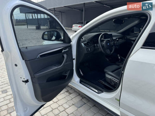 Белый БМВ X2, объемом двигателя 2 л и пробегом 108 тыс. км за 26999 $, фото 18 на Automoto.ua