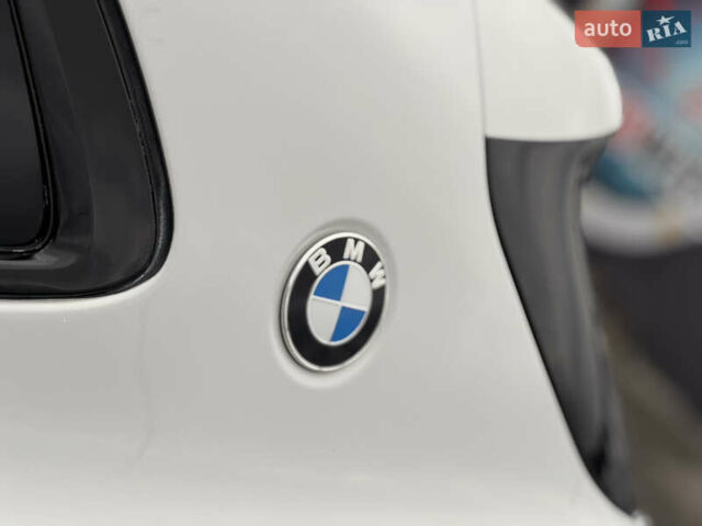 Белый БМВ X2, объемом двигателя 2 л и пробегом 122 тыс. км за 19980 $, фото 17 на Automoto.ua