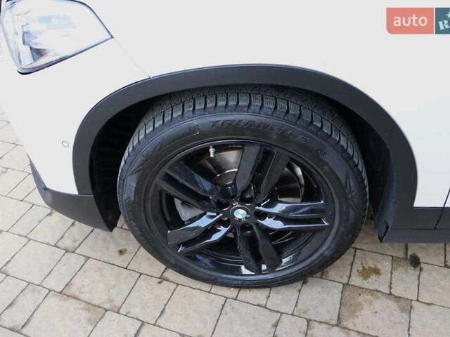 Белый БМВ X2, объемом двигателя 2 л и пробегом 86 тыс. км за 28700 $, фото 10 на Automoto.ua