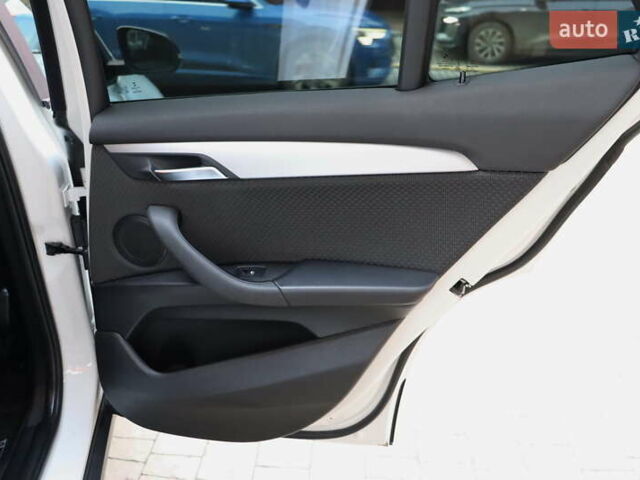 Белый БМВ X2, объемом двигателя 2 л и пробегом 86 тыс. км за 28700 $, фото 41 на Automoto.ua