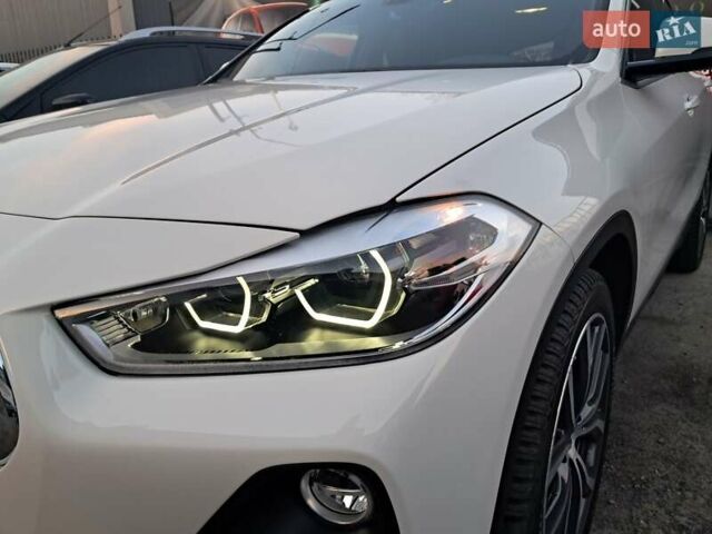 Белый БМВ X2, объемом двигателя 2 л и пробегом 96 тыс. км за 26500 $, фото 21 на Automoto.ua