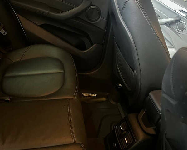 Білий БМВ X2, об'ємом двигуна 2 л та пробігом 53 тис. км за 24500 $, фото 10 на Automoto.ua