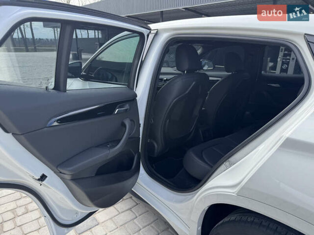 Белый БМВ X2, объемом двигателя 2 л и пробегом 108 тыс. км за 26999 $, фото 25 на Automoto.ua