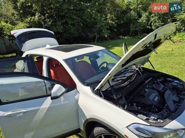 Белый БМВ X2, объемом двигателя 2 л и пробегом 186 тыс. км за 21900 $, фото 17 на Automoto.ua