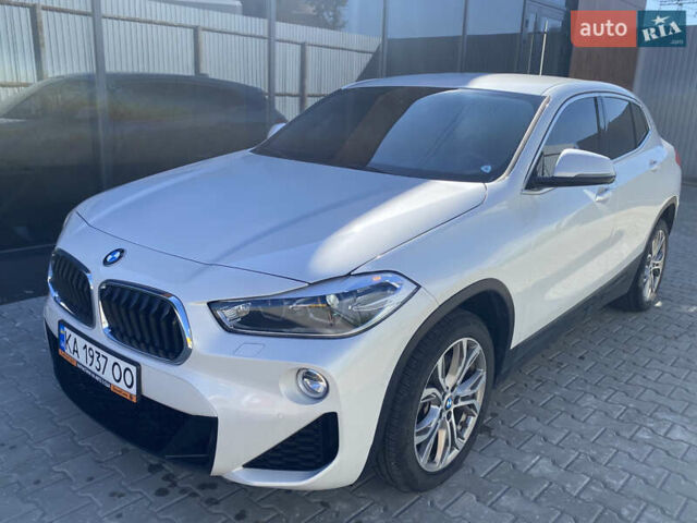 Белый БМВ X2, объемом двигателя 2 л и пробегом 122 тыс. км за 19500 $, фото 1 на Automoto.ua