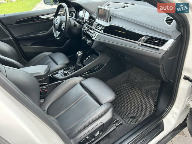 Белый БМВ X2, объемом двигателя 2 л и пробегом 119 тыс. км за 22500 $, фото 19 на Automoto.ua